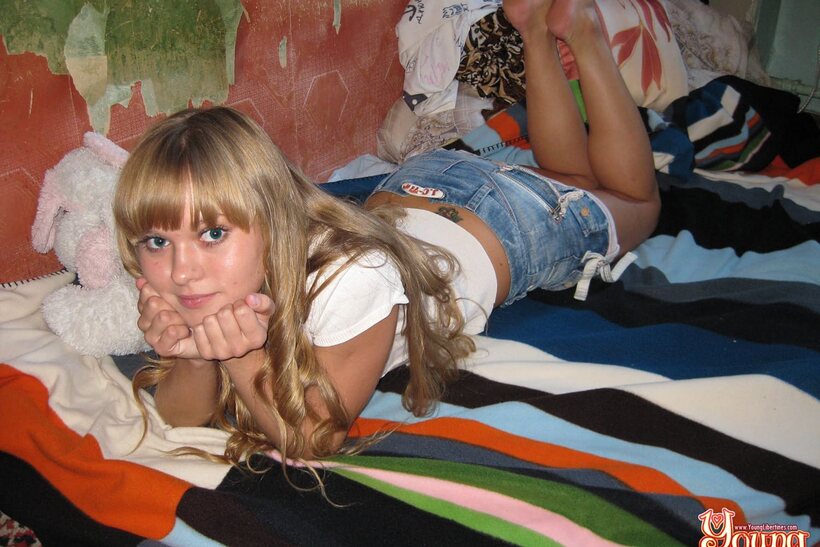 Photo 1 — Fucks her boyfriend on the bed as blonde teen Nestee Shy moans
