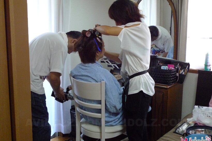 Meguru Kosaka nude photo 1 — Housewife Meguru Kosaka gets naked and starts spreading