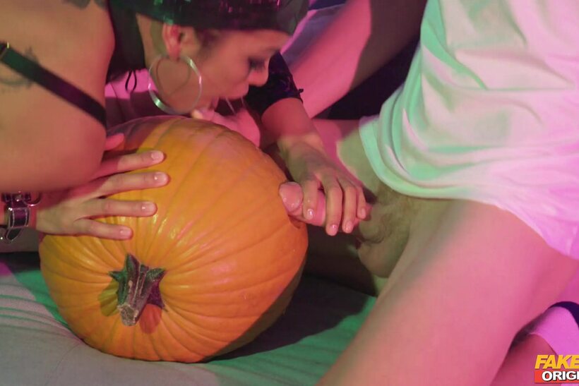 Photo 4 — Ron Johnny Fox fucks a pumpkin, then bangs Polly Pons too