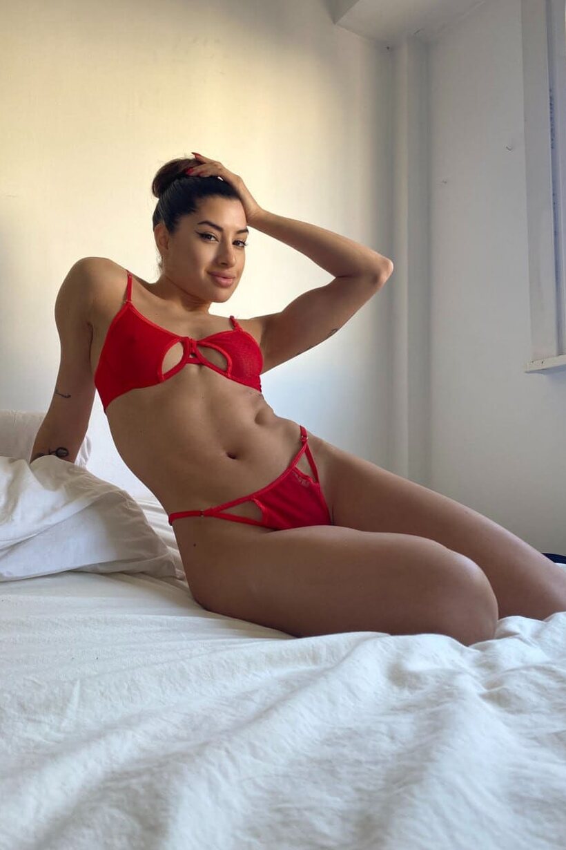 Photo 2 — Gabriela Morales puts her big ass on display in sexy underwear and boots